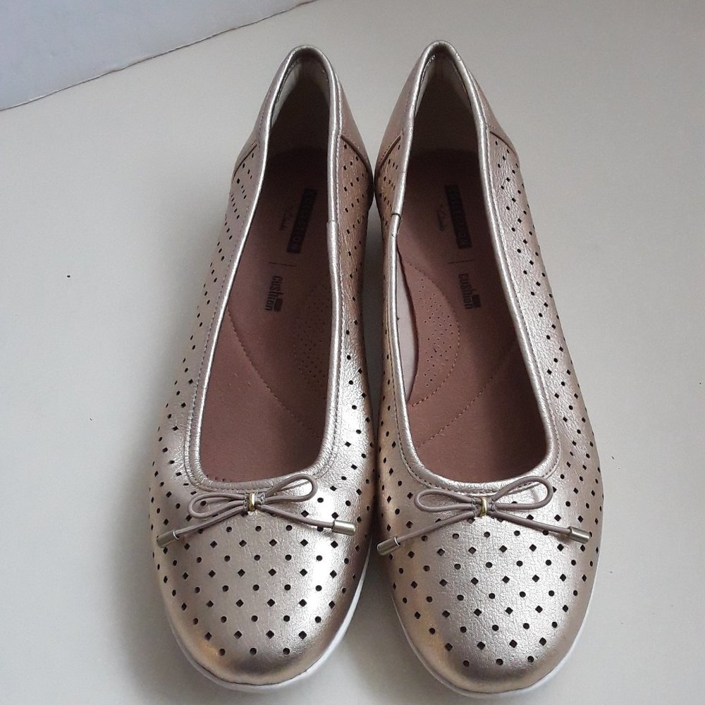 Clarks GRACELIN Metallic Gold Leather Shoes Women Size 9M.